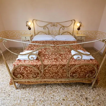 Tenuta Masseria Del Gallo *